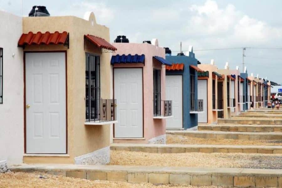Detecta Infonavit 843 mil viviendas “emproblemadas” por invasión o abandono