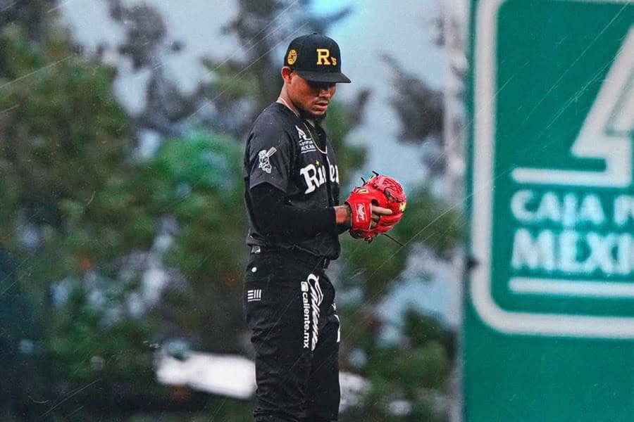 Adrián Almeida es suspendido 15 juegos tras propinar pelotazo en el casco a bateador