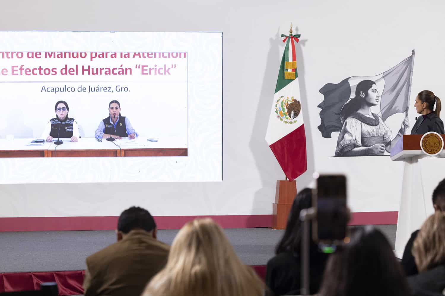 Erick deja dos muertos en su paso por Oaxaca y Guerrero