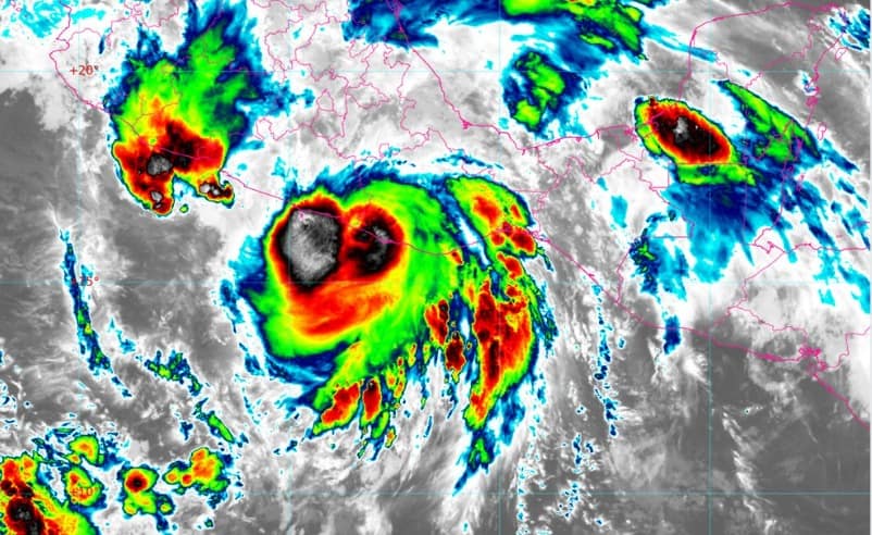 Erick tocó tierra esta mañana como huracán categoría 3 en Oaxaca