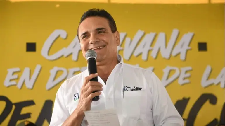 Silvano Aureoles impugna negativa de amparo contra orden de aprehensión