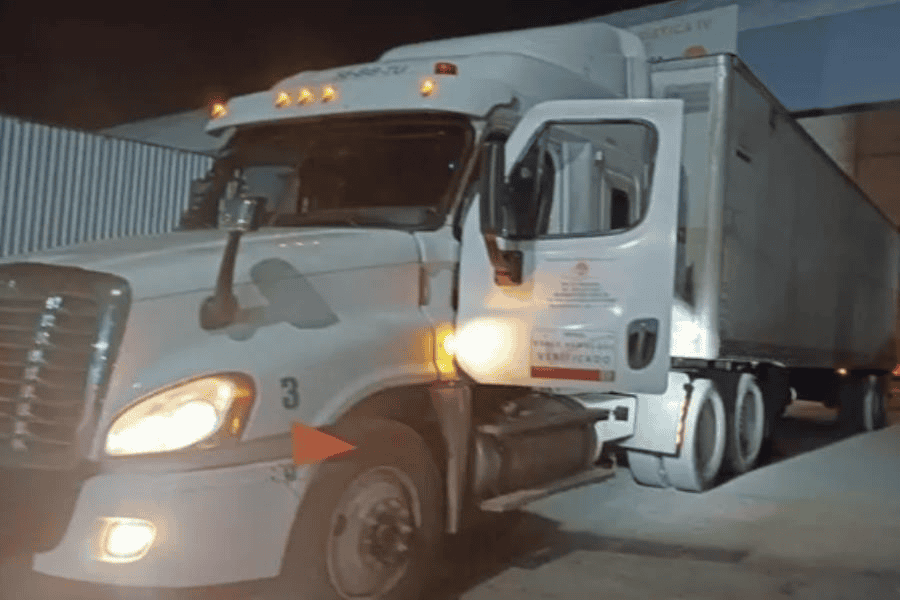 Roban tráileres y secuestran a sus operadores en Puebla