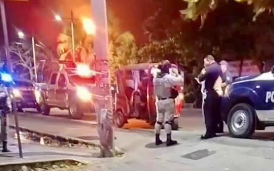 Balean a conductor de pochimóvil en Puerto Ceiba, Paraíso