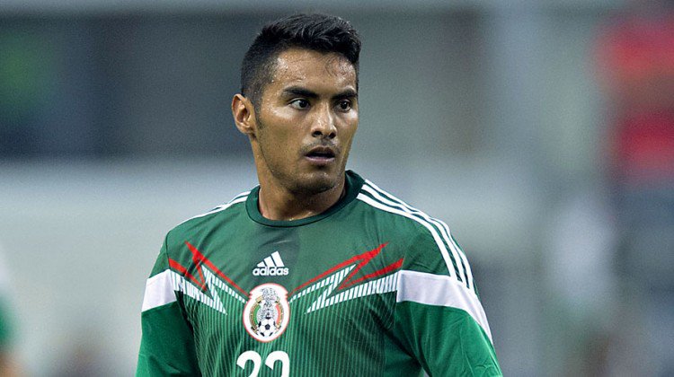 “Gallito” Vázquez se retira del futbol tras 18 años de carrera