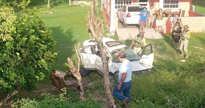 3 lesionados deja volcadura de automóvil en la carretera Cunduacán-La Isla