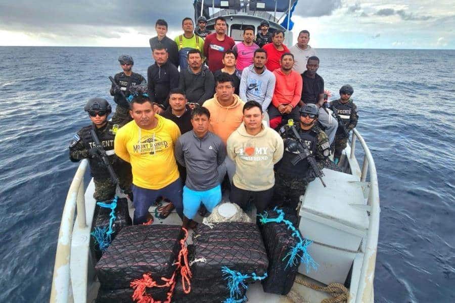 Decomisan 6.3 toneladas de cocaína en El Salvador; hay tres mexicanos entre los 17 detenidos