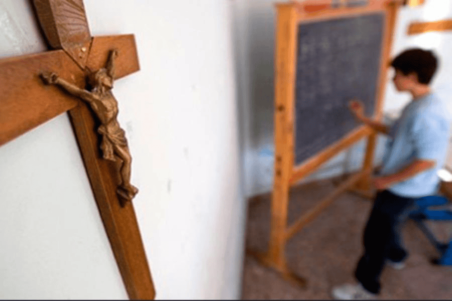 Texas exigirá a las escuelas públicas exponer los 10 mandamientos en las aulas