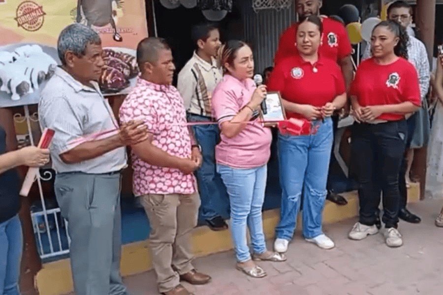 “Seguimos con su sueño”: hermano de “Niñón Jr” al inaugurar establecimiento en Iquinuapa