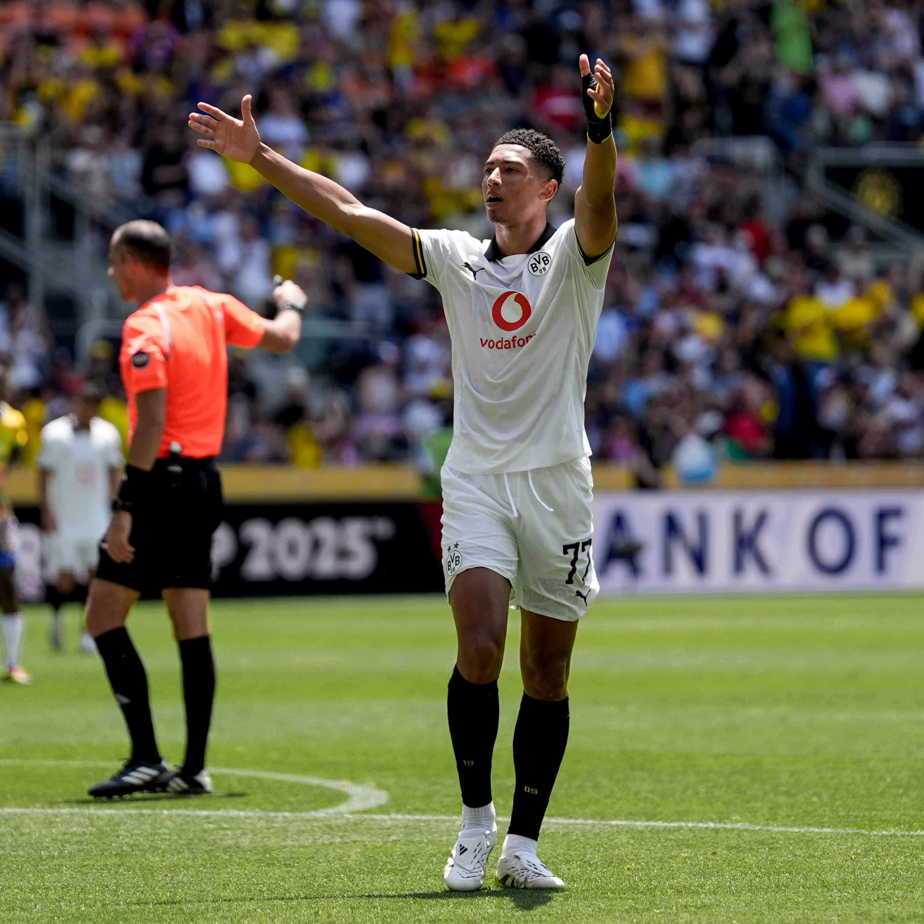 Borussia Dortmund sufre de más en victoria 4-3 ante Mamelodi en el Mundial de Clubes