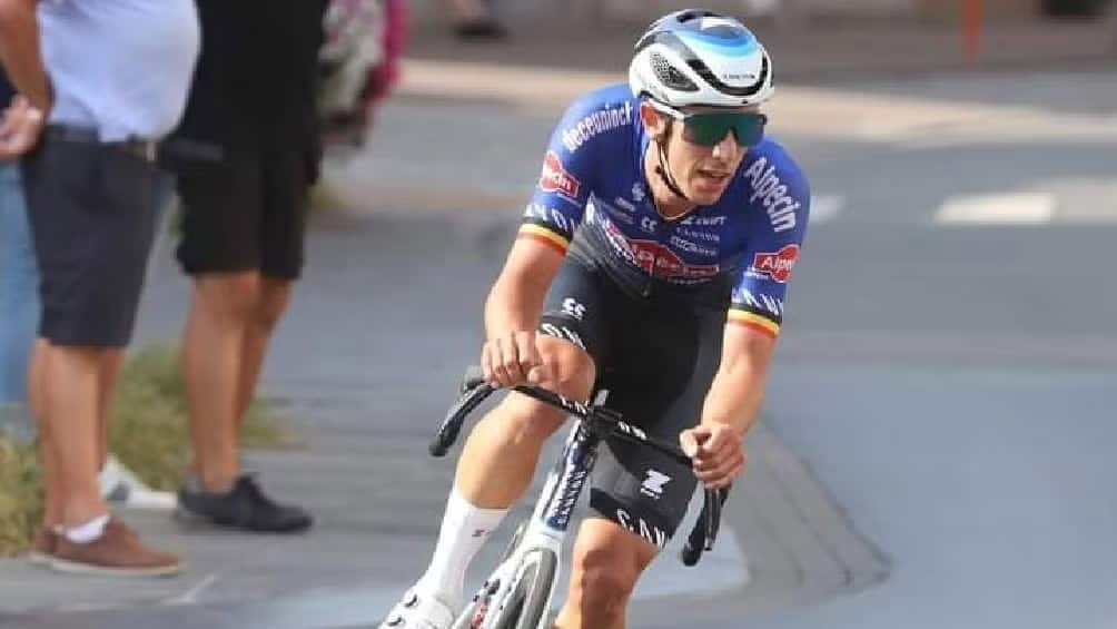 Investigan al ciclista Dries de Bondt tras presunta ayuda a Carapaz, rival del mexicano Isaac del Toro