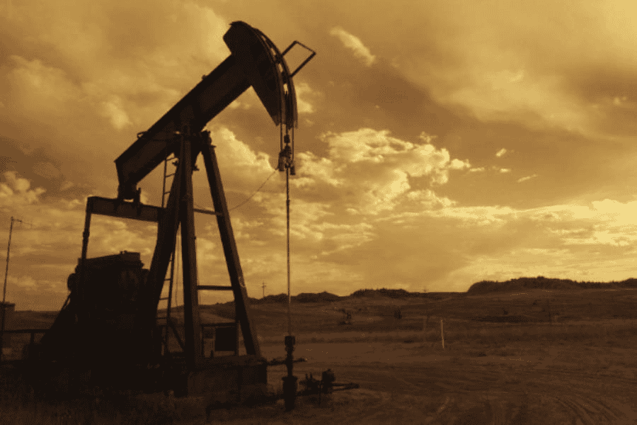 Precio del petróleo cae tras represalia de Irán; el crudo Brent y el petróleo Texas bajan más de 7%