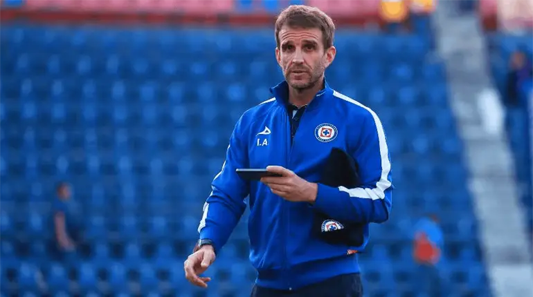 Promueve Conade conferencia del Cruz Azul sobre futbol