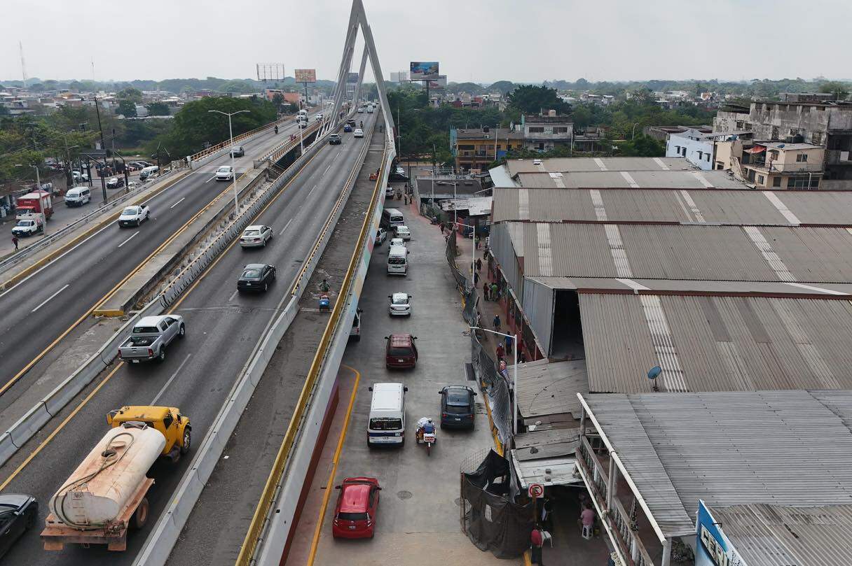 Urge especialista necesidad de modificar circulación vehicular en Villahermosa; propone circuitos