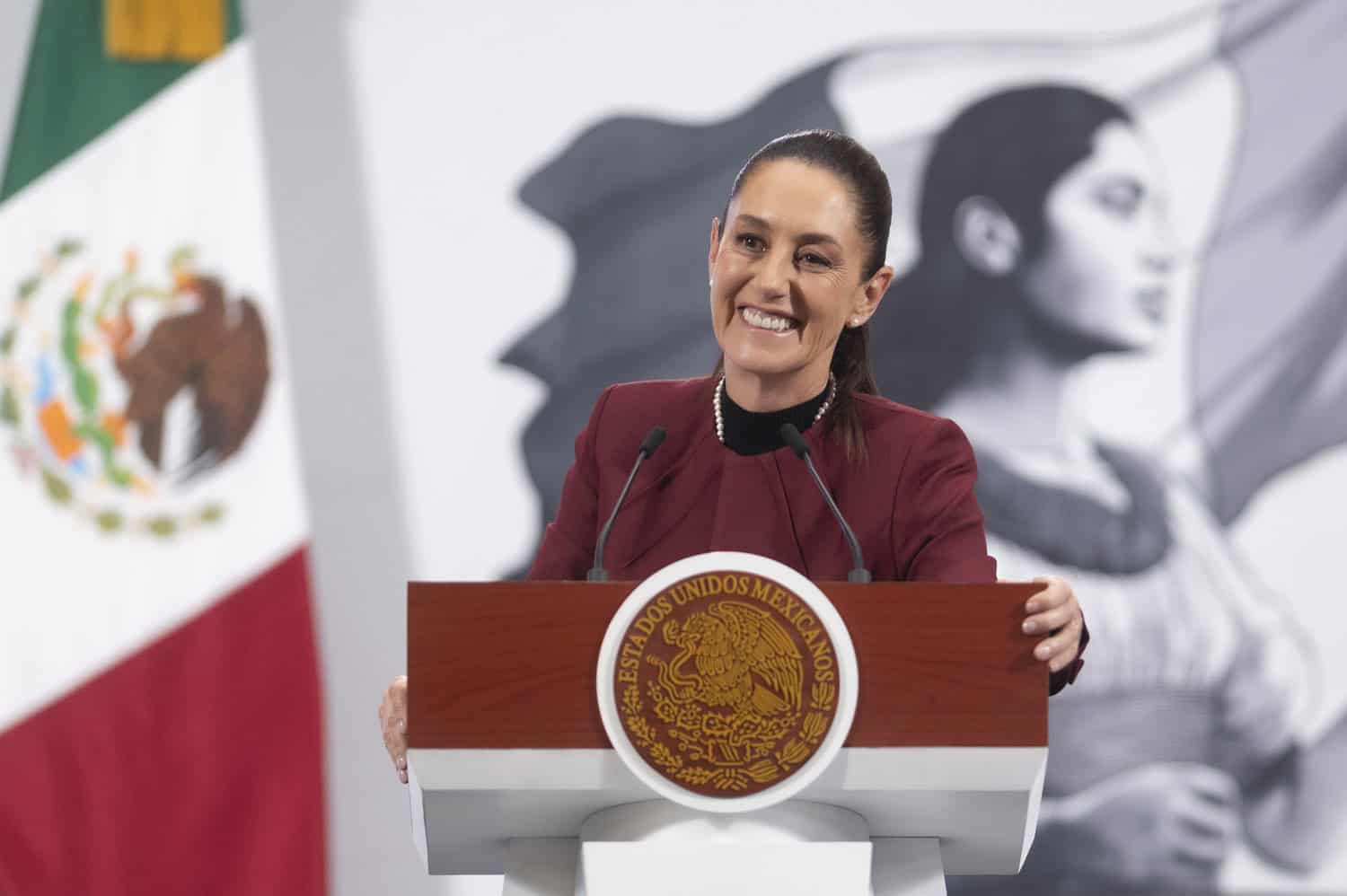 “Quiero mucho a Beatriz”: Sheinbaum responde a polémica generada por felicitaciones de la esposa de AMLO