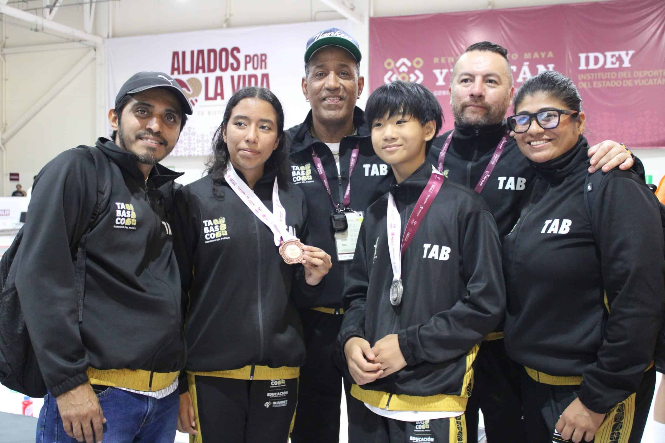 Esgrima le da medalla de plata y bronce a Tabasco en la Olimpiada Nacional