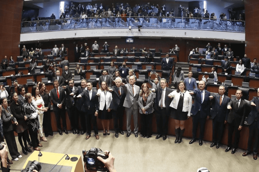 Pese a negativa de la oposición, ratifican a Juan Ferrer como embajador en la Unesco
