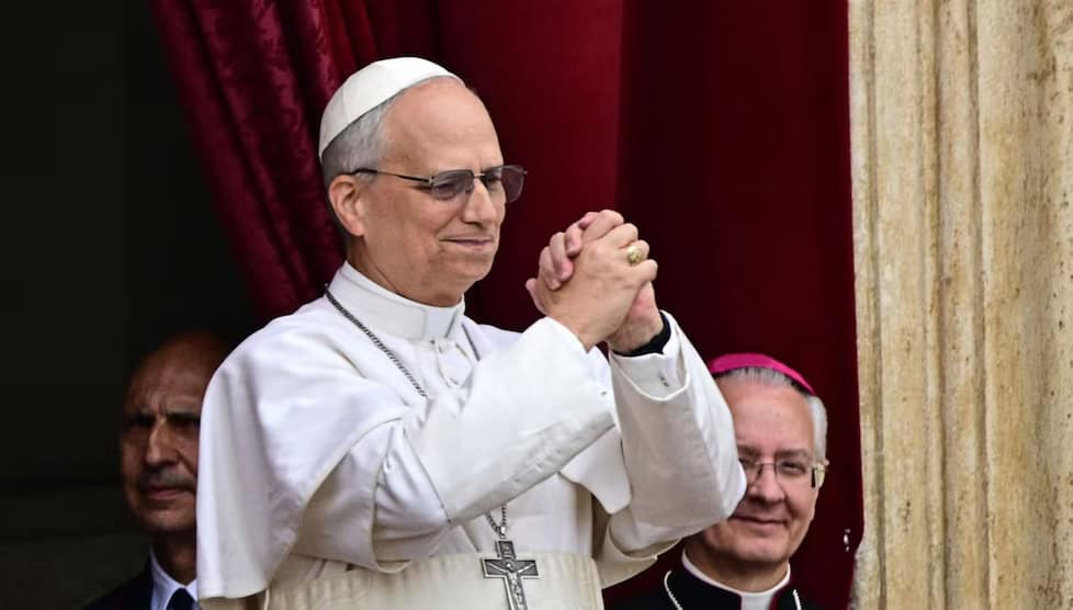 Perfiles falsos en Facebook de León XIV estafan a fieles: El Vaticano