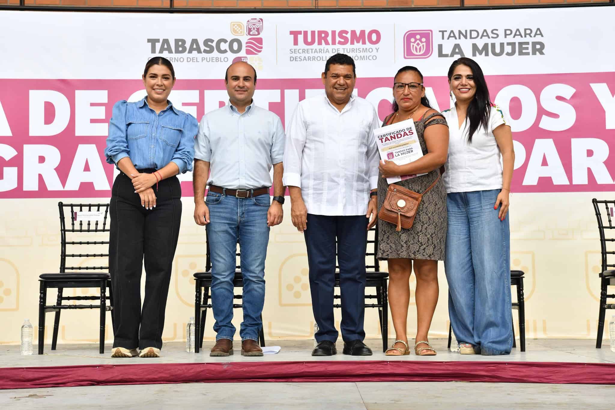 May anuncia que el próximo año se duplicará la inversión de Tandas para la Mujer