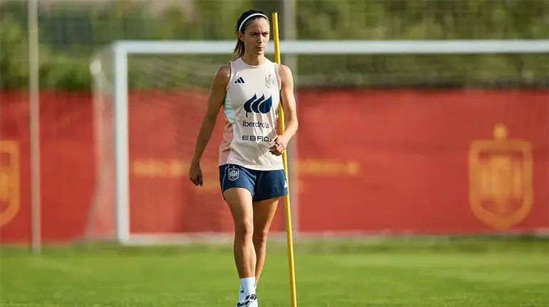 Hospitalizan a Aitana Bonmatí por meningitis a una semana de la Euro Femenina 2025