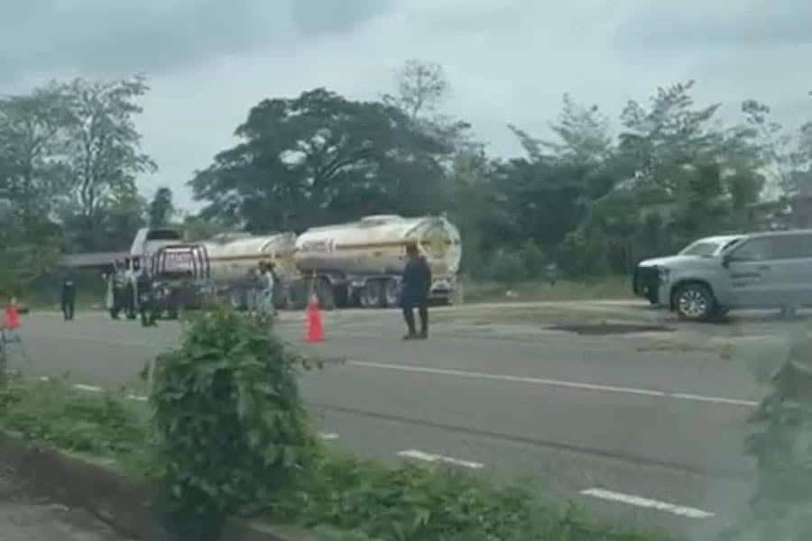 En Comalcalco recuperan tráiler robado, hallan hombre sin vida al interior y detienen a 3