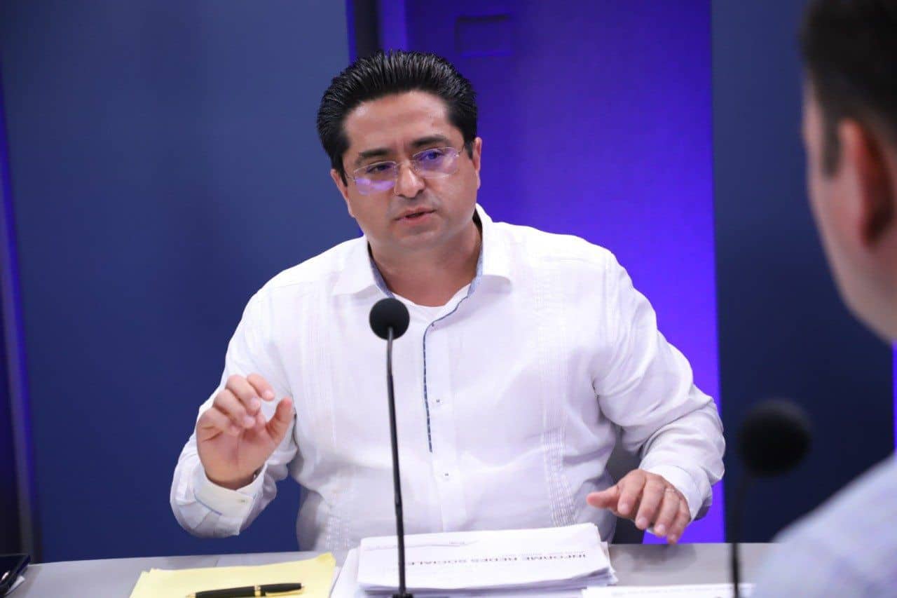 No es obligatorio celebrar sesiones públicas, responde TFJA a León Caraveo