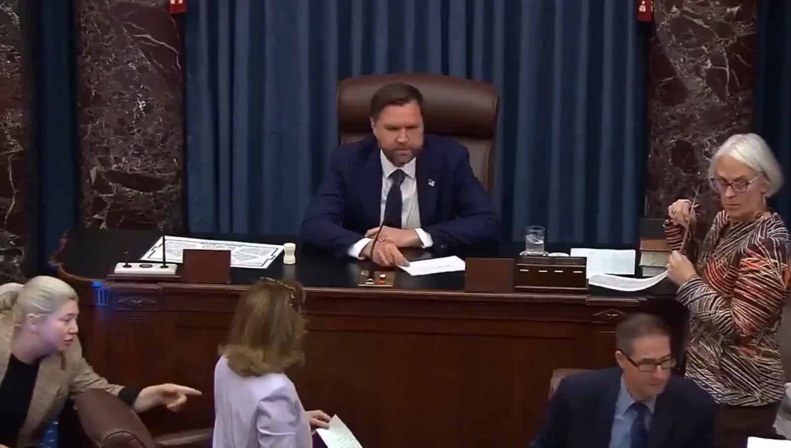 Senado de EE. UU. avala plan fiscal de Trump que incluye impuesto a remesas