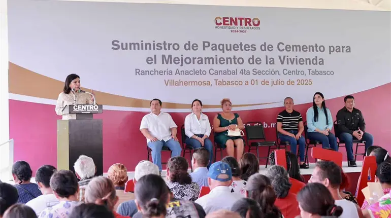 Entrega Centro 300 paquetes de cemento para mejoramiento de vivienda en Anacleto Canabal