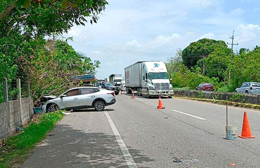 2 niños muertos y 2 heridos deja accidente en la Villahermosa-Frontera
