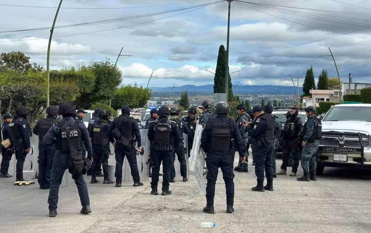 Aseguran a 7 policías municipales en Chiapas, por vender drogas