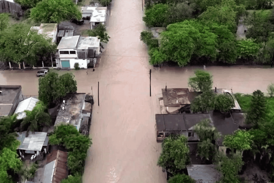 Alistan evacuaciones ante desborde de ríos, tras paso de Barry en Tamaulipas