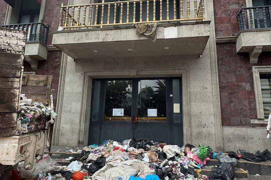 Graban a funcionaria de Ixtapaluca recibiendo dinero de supuesta extorsión a recolectores de basura