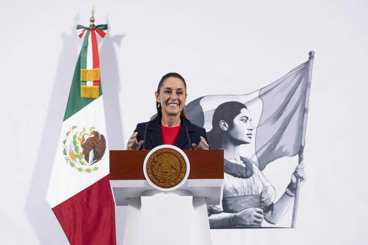 Rechaza Sheinbaum que el IMSS tenga sus “días contados”