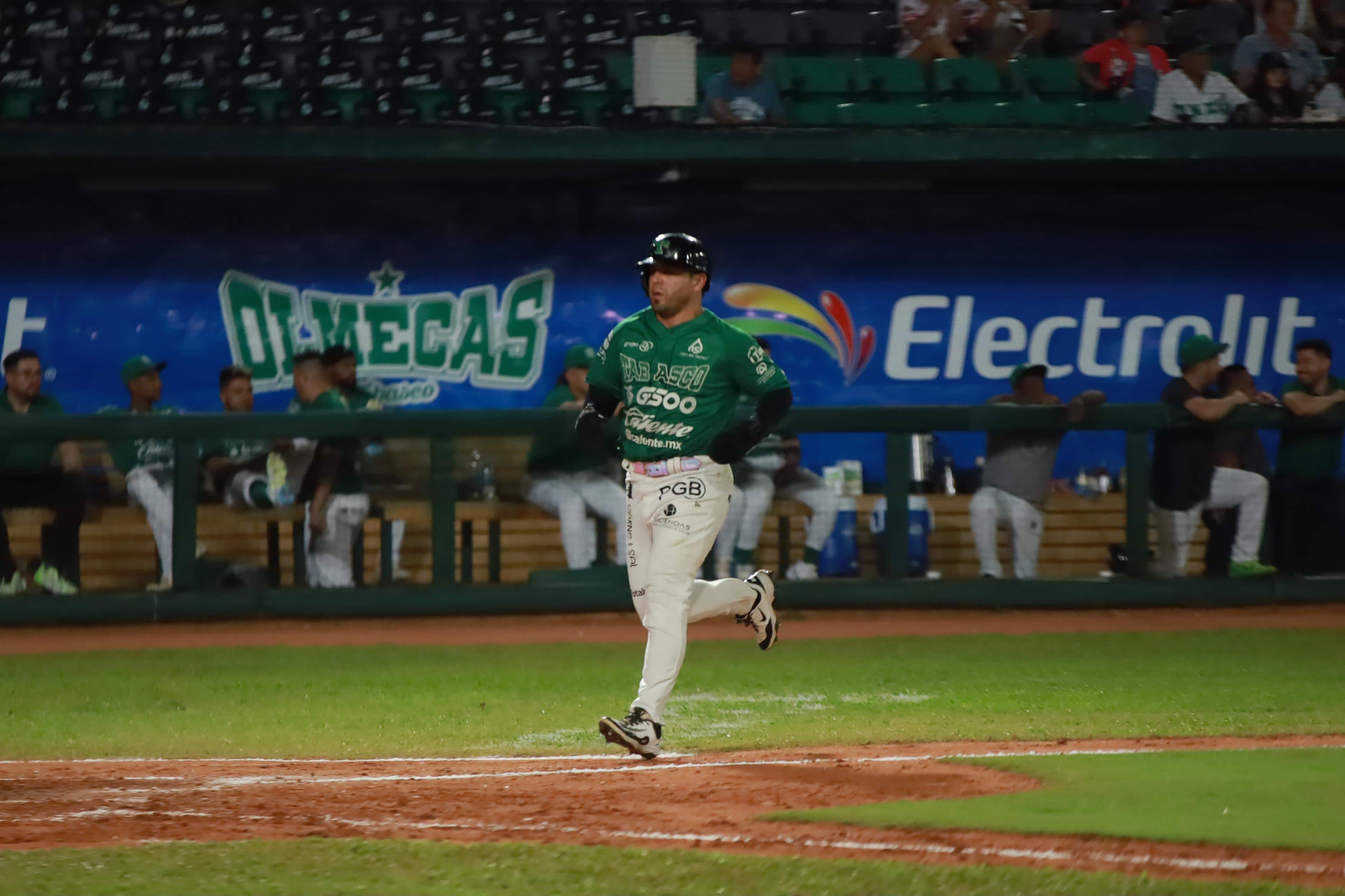 Con rally de 9 en la tercera, olmecas gana 14-5 a El Águila y se queda con la serie