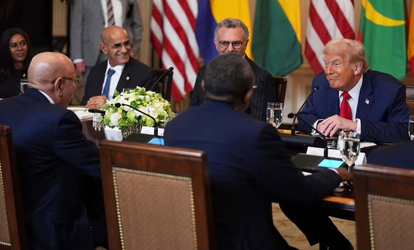 Elogia Trump a presidente de Liberia por su dominio del inglés… es idioma oficial del país africano