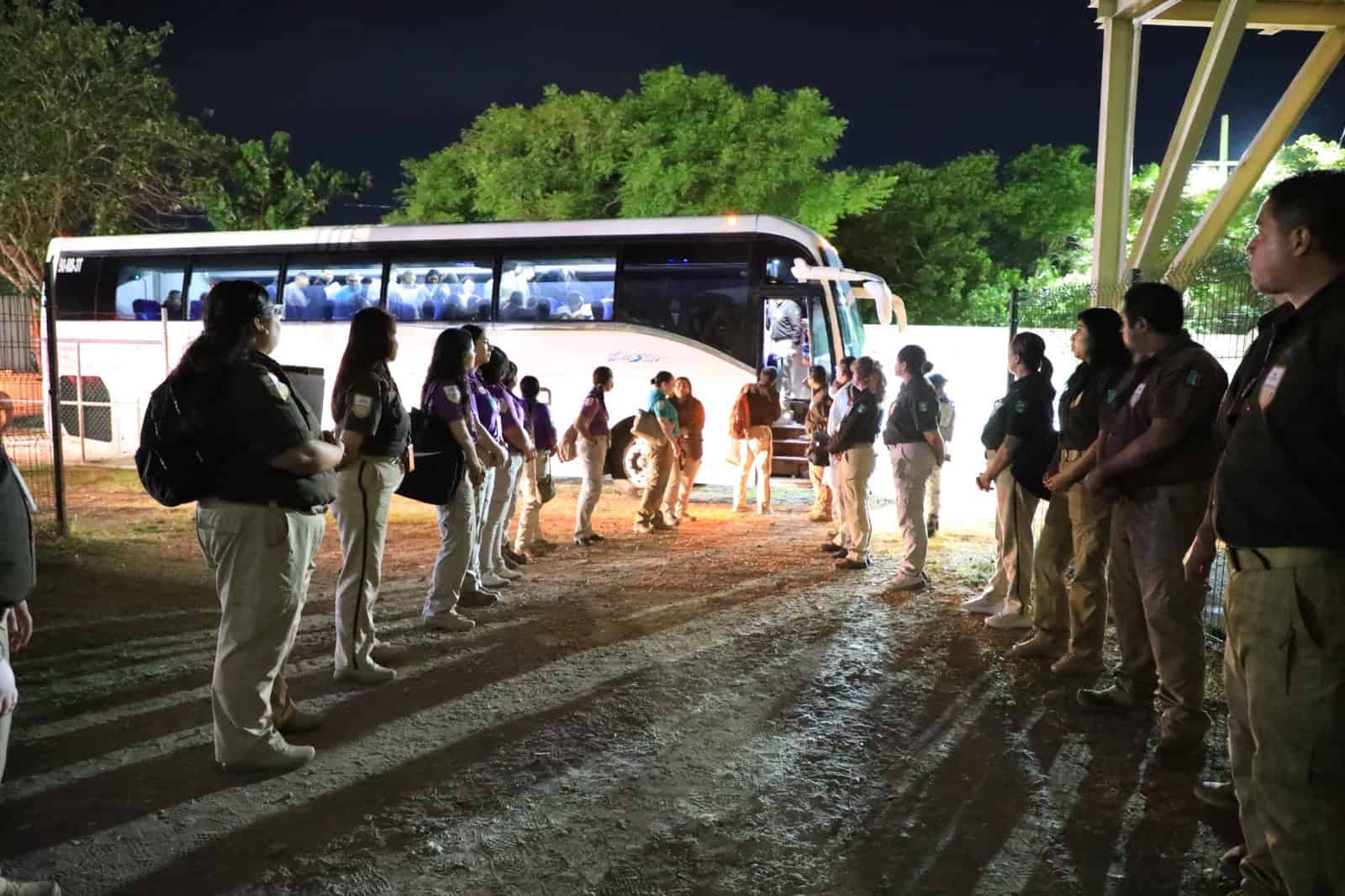 Recibe Tabasco primeros 124 repatriados de EE. UU. en Centro de Atención a Connacionales