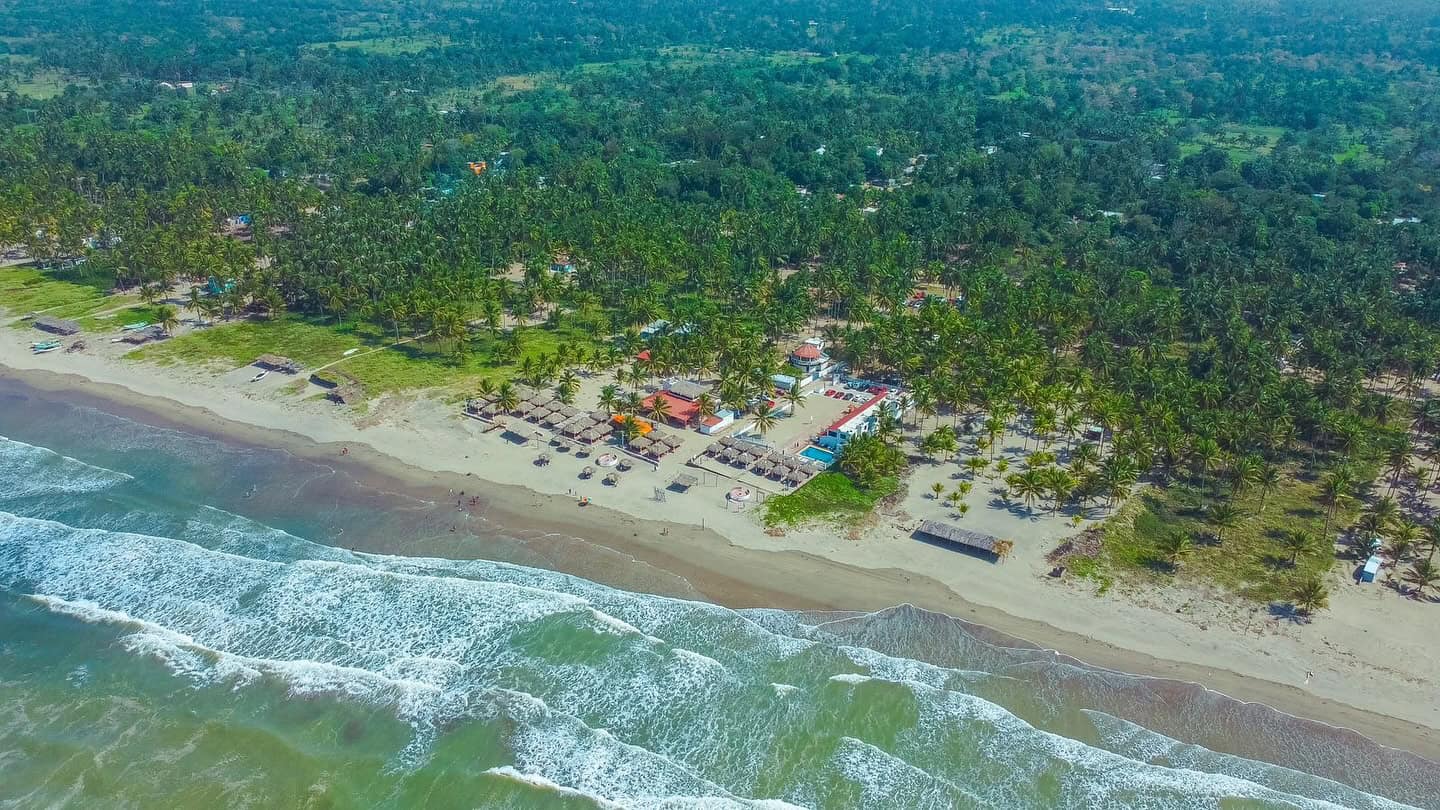 Suspenden Coco Beach Summer Fest 2025 por marea roja en playas de Centla