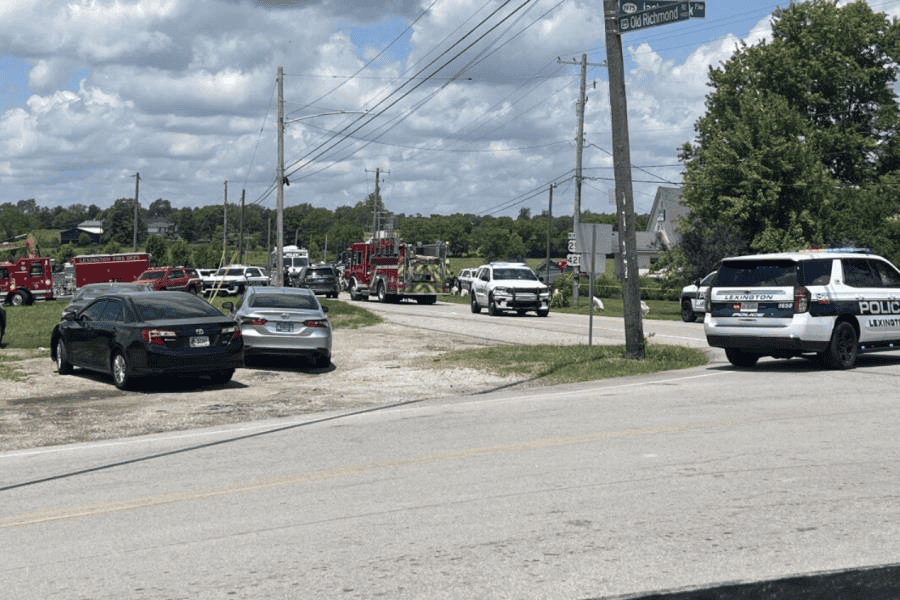 Ataca a policía, huye y dispara contra iglesia bautista en Kentucky; responsable es abatido