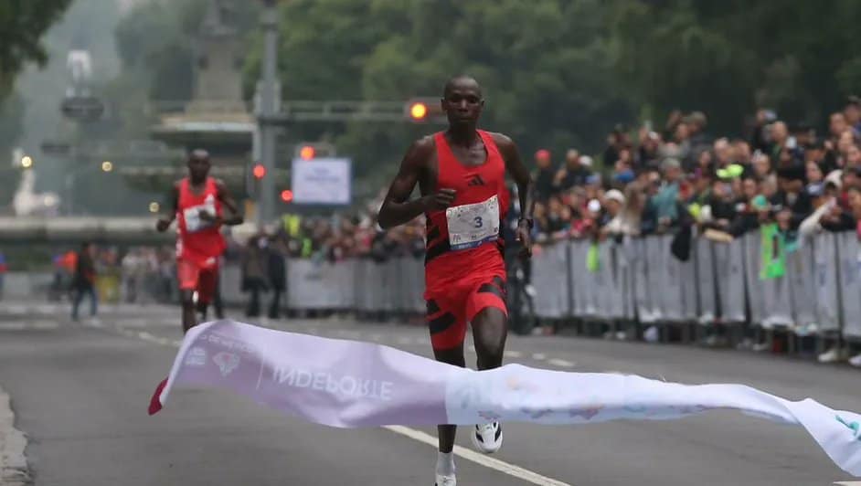 Martin Magengo Kiprotich rompe récord luego de una década en el Medio Maratón de CDMX