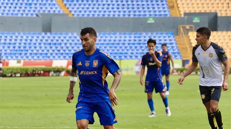 Correa debuta con anotación en goleada de Tigres en su último juego de preparación