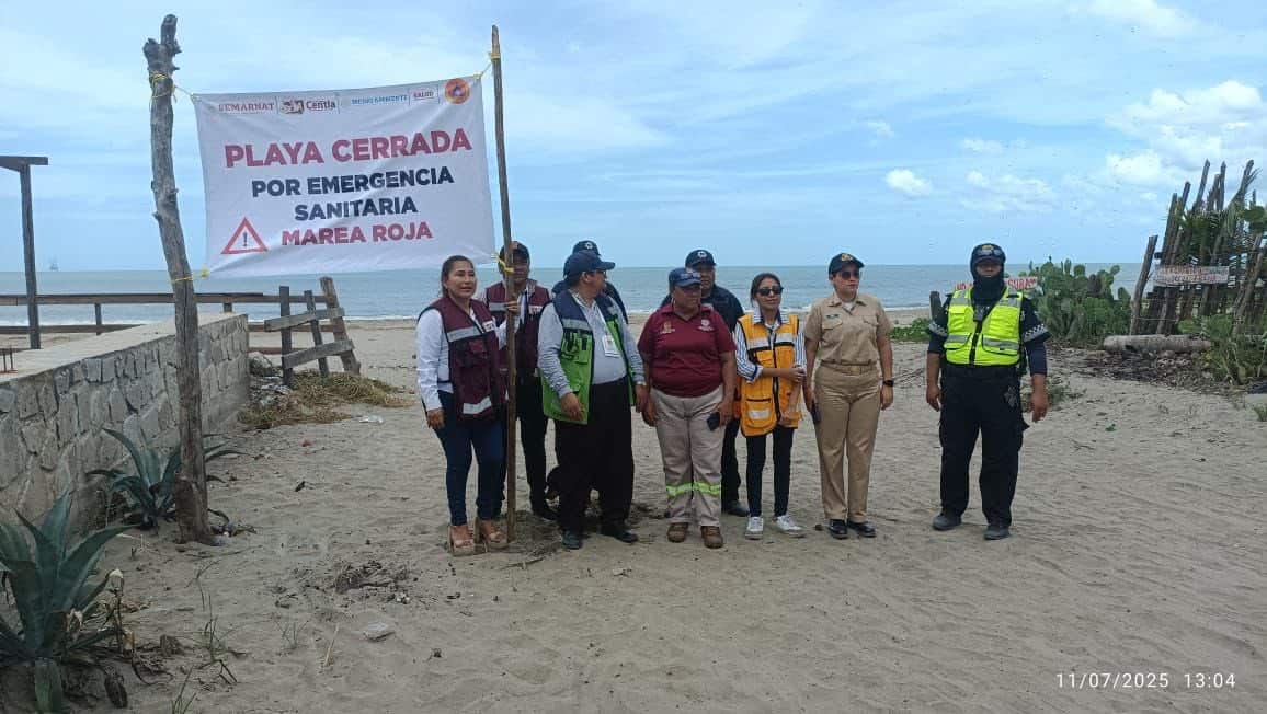 Cierra Centla todas sus playas por marea roja