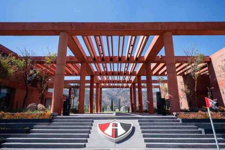 Grupo Orlegi pone en venta a los Rojinegros del Atlas