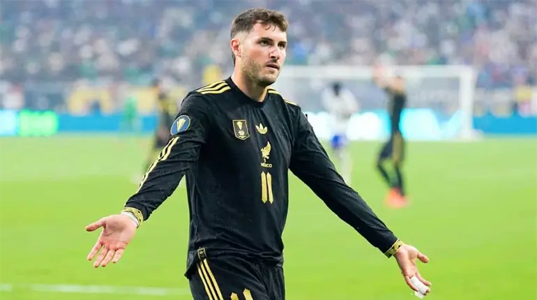 En la Liga Australia buscarían a Santiago Giménez