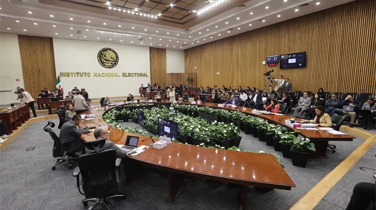 Elección de consejeros del INE por voto popular sería “escabrosa”: Taddei