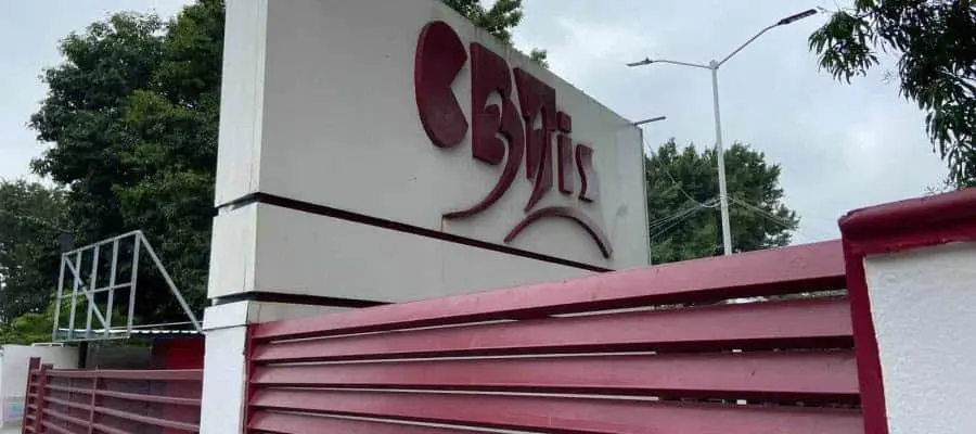 Denuncia Lorena Beaurregard aumento a 2 mil 130 pesos en cuota escolar en el CBTis32 de Villahermosa
