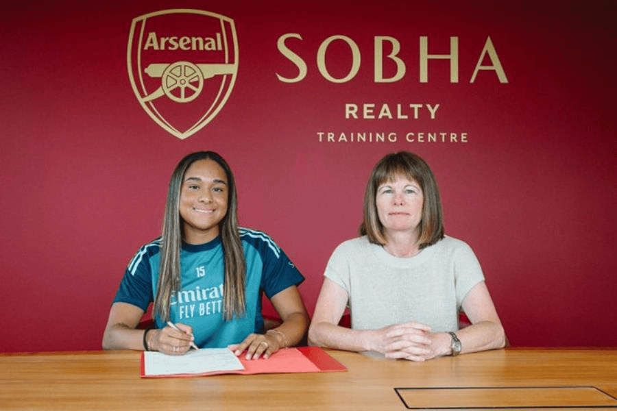 Olivia Smith llega al Arsenal y se convierte en el traspaso femenil más caro de la historia