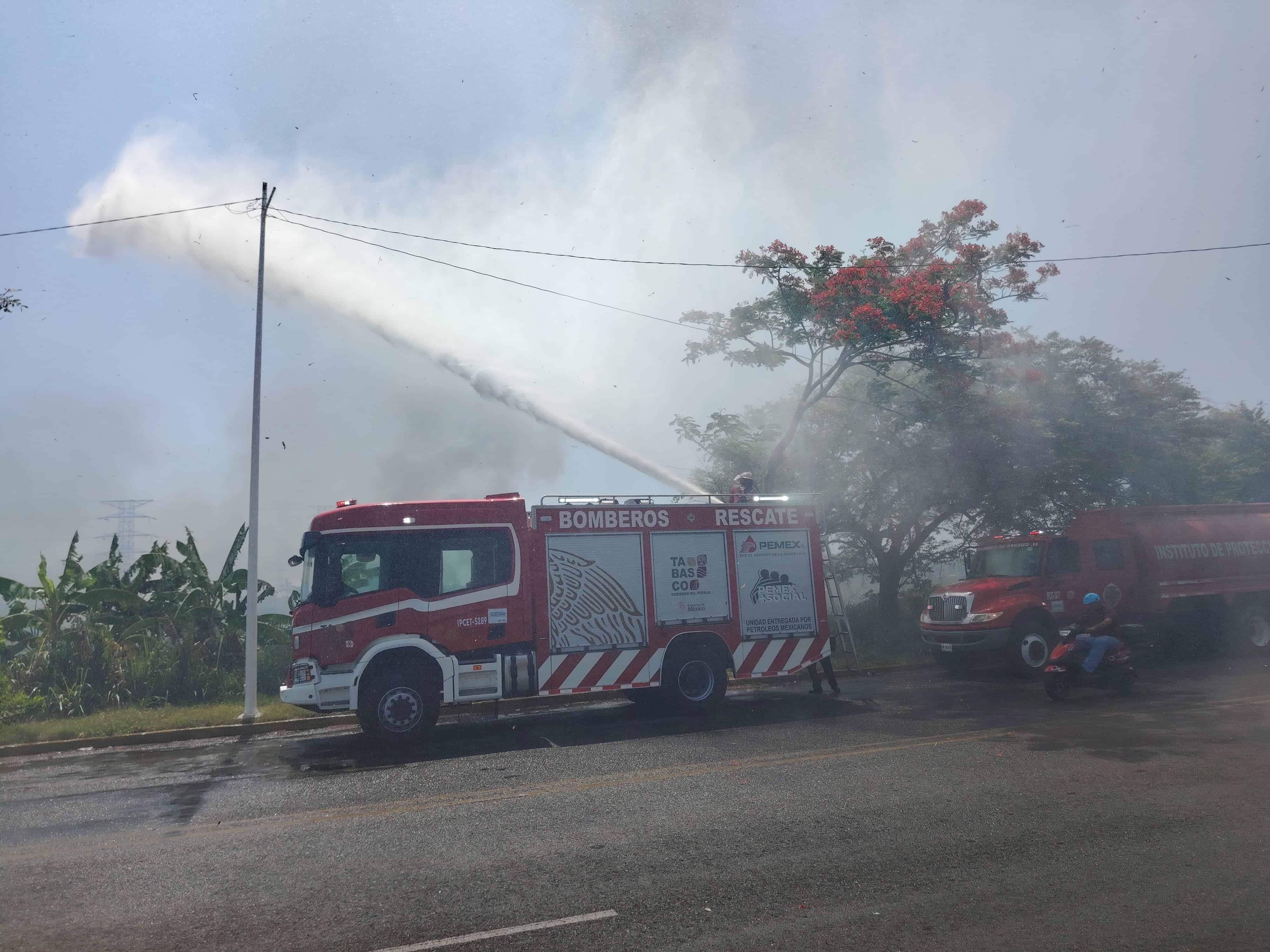 Se registran incendios simultáneos en Villahermosa