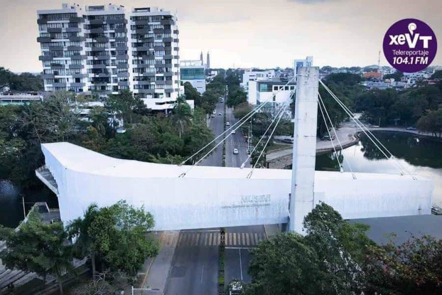 No hay más opción para el MUSEVI que quitarlo, coinciden arquitectos en A Fondo