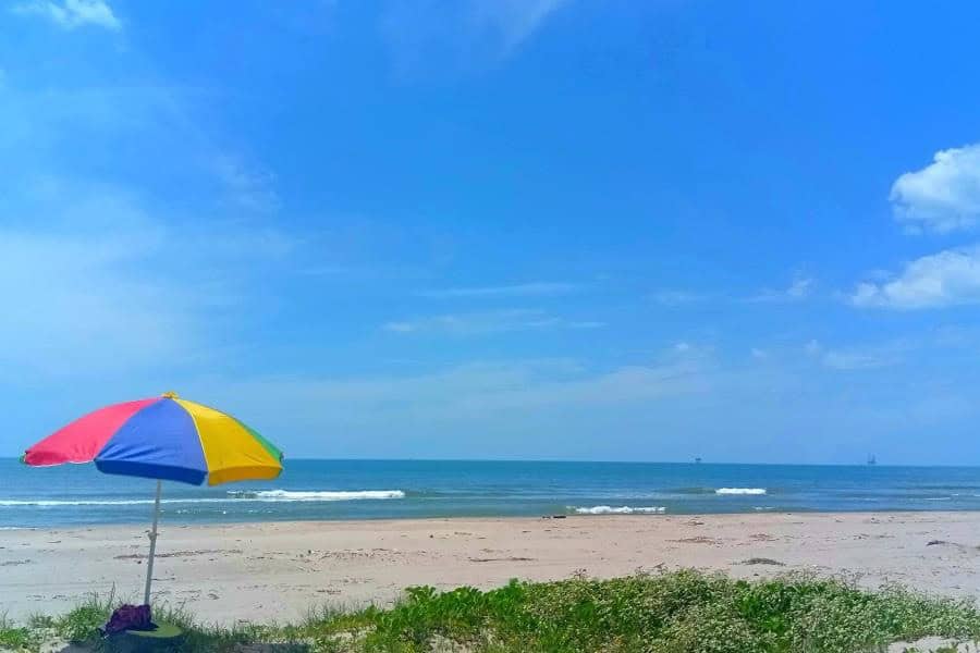 Levantan alerta de Marea Roja en Playas de Centla