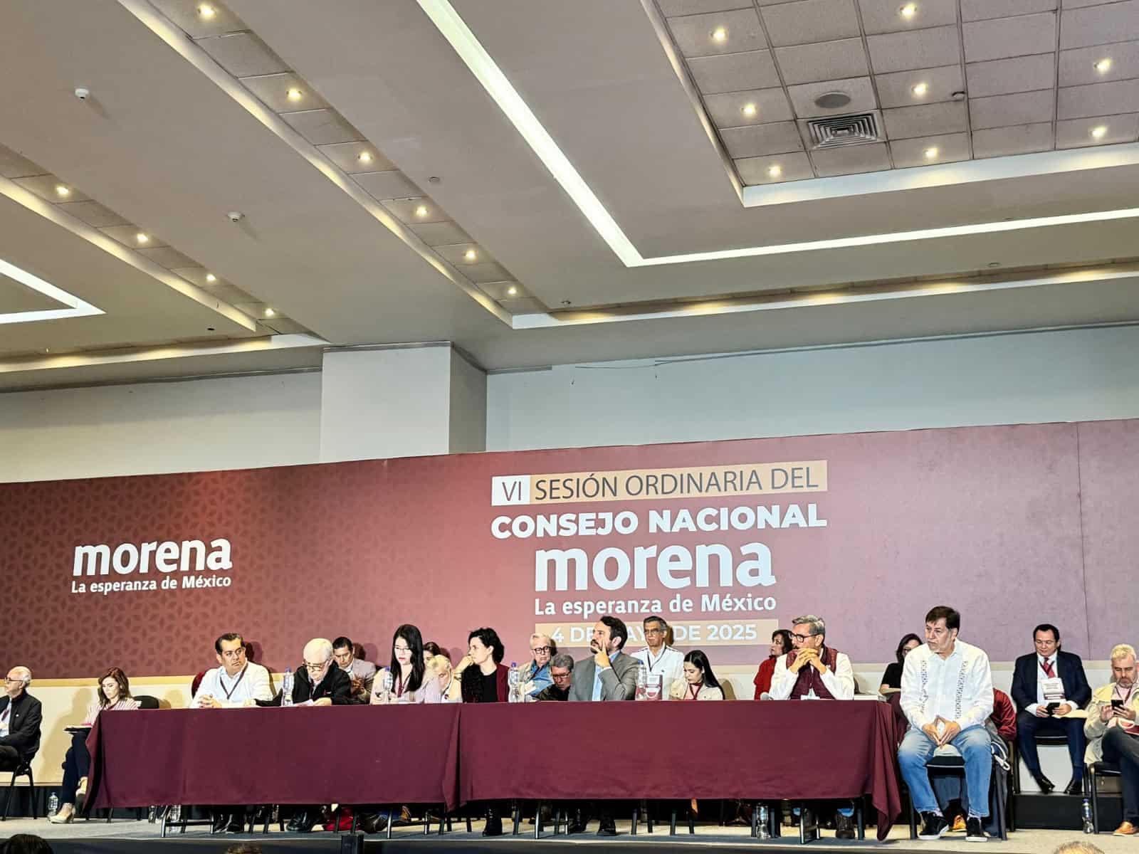 Morena creará escuela de capacitación de alcaldes para que “aprendan a gobernar”