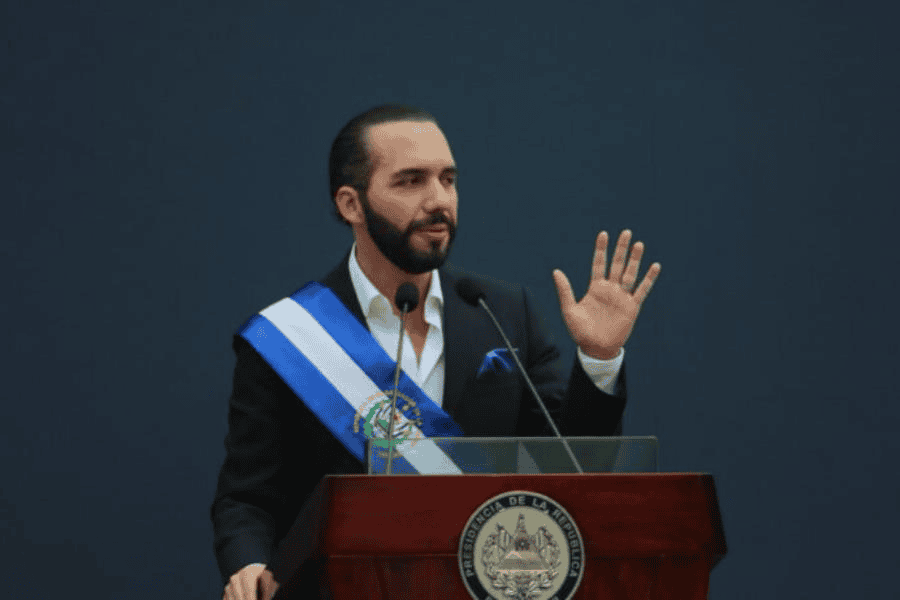 Entrega Bukele venezolanos encarcelados al gobierno de Maduro